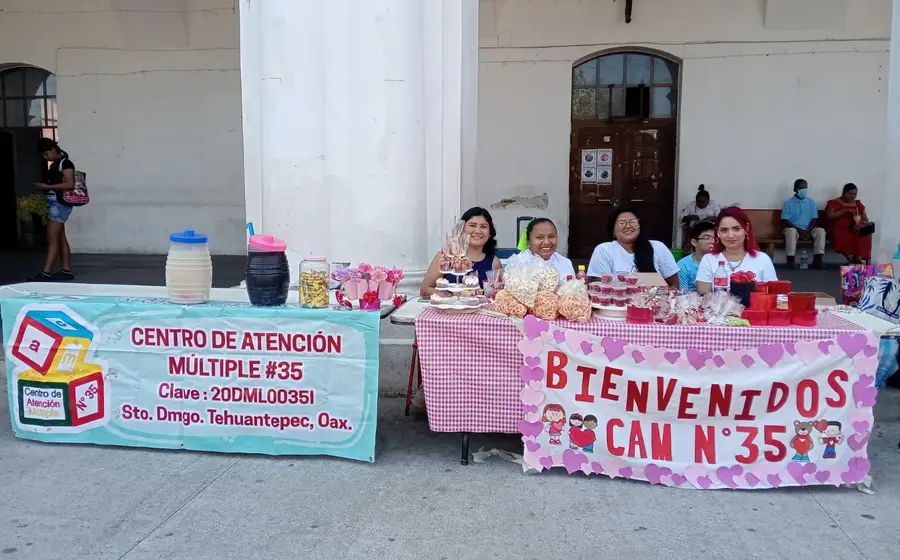 iños con discapacidad del CAM 35 conmemoraron la llegada de la primavera.