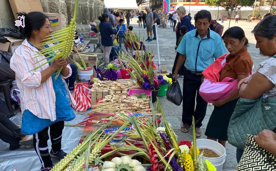 Desde este viernes inició la venta de palmas y flores de cucharilla por el Domingo de Ramos.