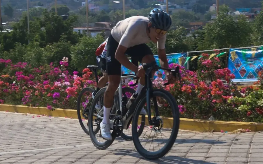 El oaxaqueño Amando Martínez mostró el poder sus piernas