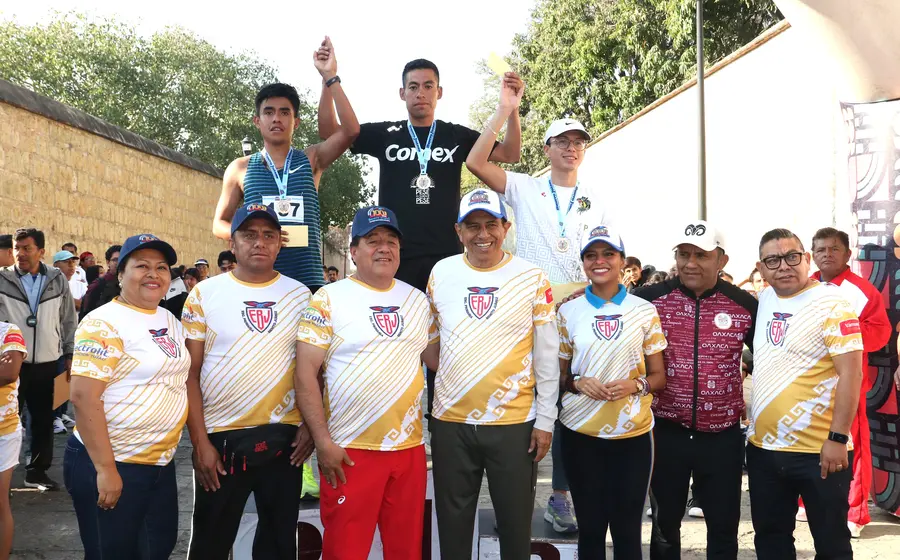 La premiación a los tres primeros lugares.