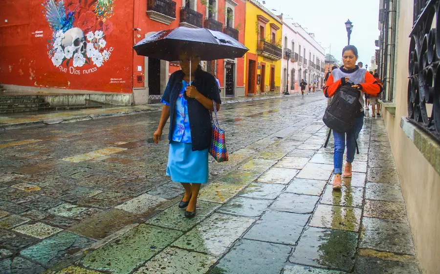Pronostican chubascos en el norte de Oaxaca y rachas fuertes de viento.