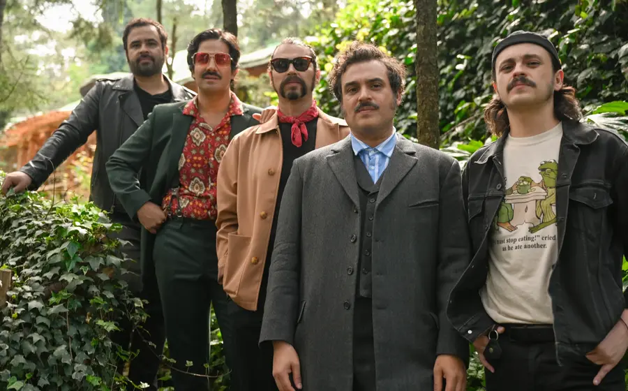 La banda presenta “Daños Luz”, un nuevo álbum de estudio que amplía el sonido característico del grupo al tiempo.