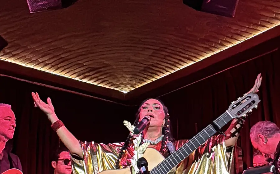 Lila Downs estrenó su nuevo sencillo “Tumba siete”, en Oaxaca.