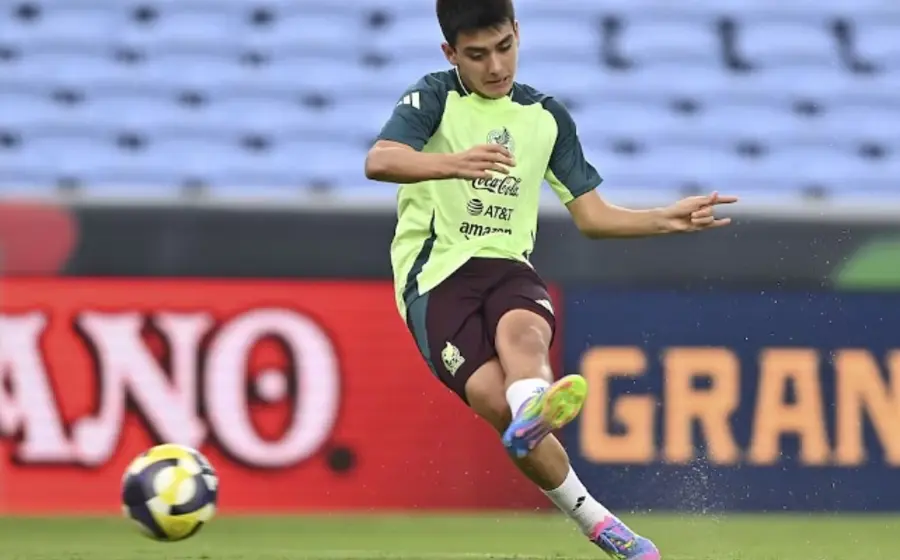 Gilberto Mora ya tendría fecha de regreso a las canchas