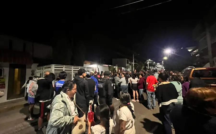 Protesta vecinal obliga a policías a retirarse en San Sebastián Tutla.