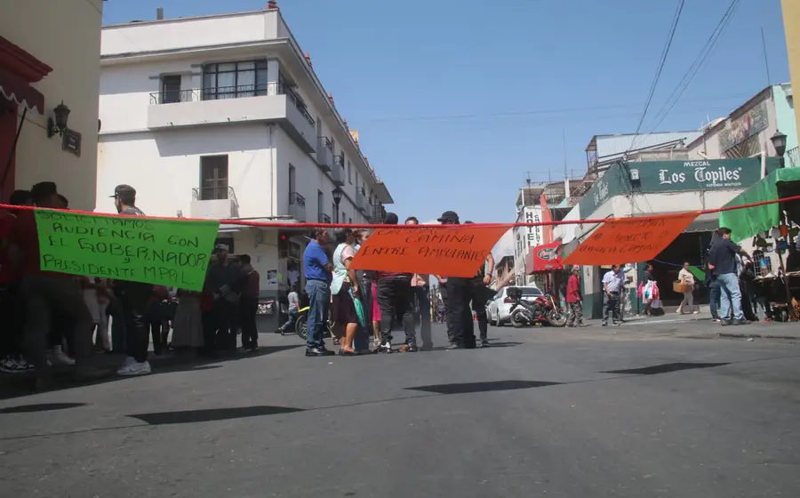 Molesta a locatarios la instalación de ambulantes.