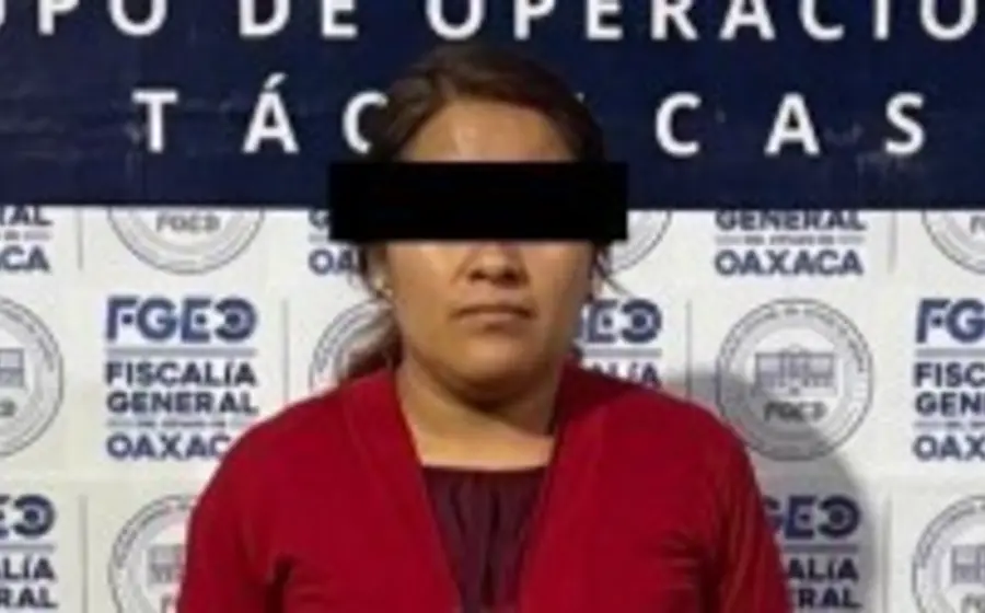Detienen a presunta amante del esposo por feminicidio de maestra en Oaxaca.