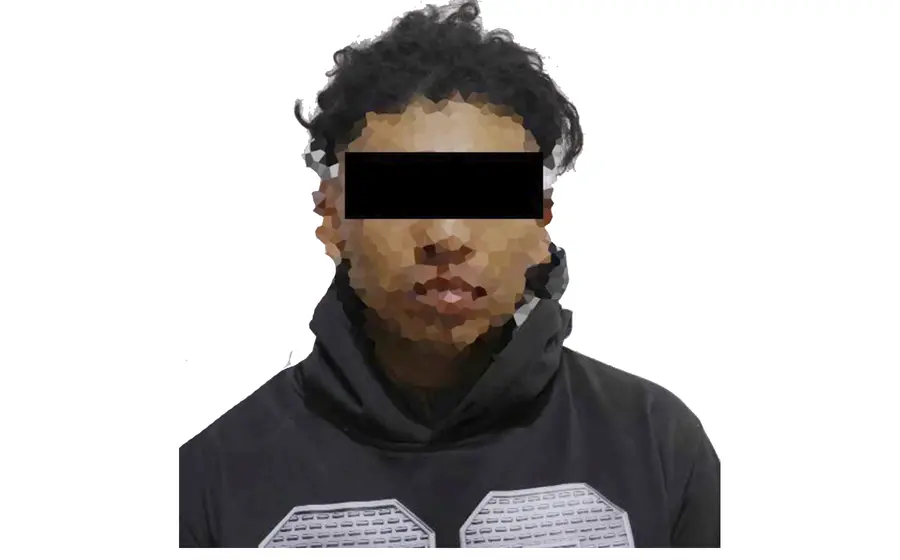 Carlos, el hombre acusado del delito de extorsión, después de ser vinculado a proceso por las autoridades correspondientes.