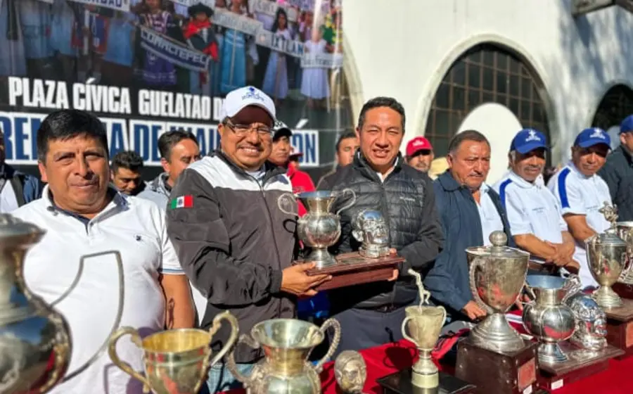 La Sierra Juárez vibra con la emoción del torneo de la Copa Benito Juárez, un evento deportivo que une a los pueblos indígenas de Oaxaca.