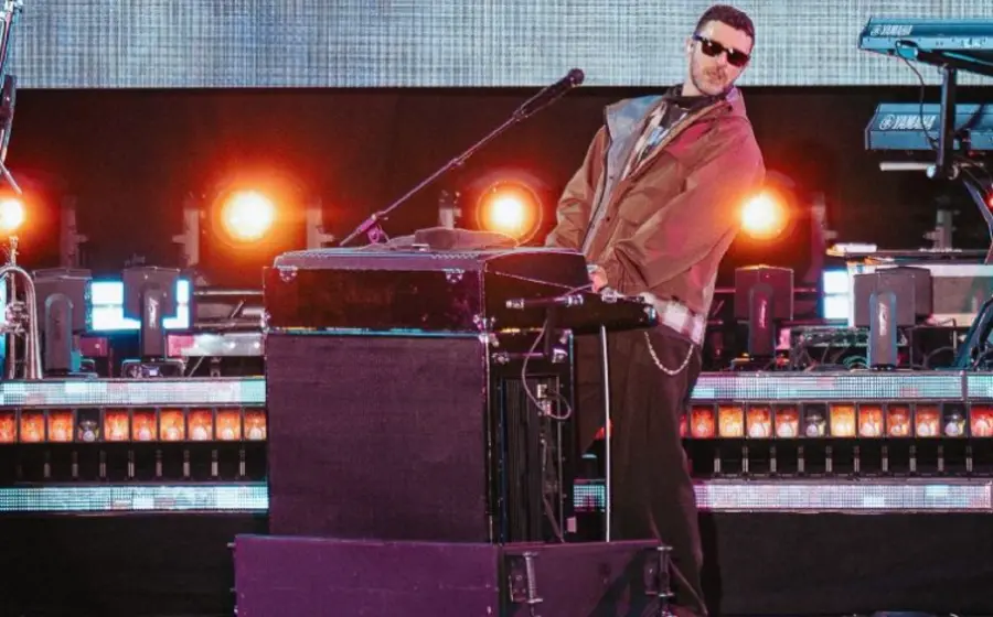 Fotograma de una cámara policial que muestra el momento en que el cantante Justin Timberlake es detenido por las autoridades.