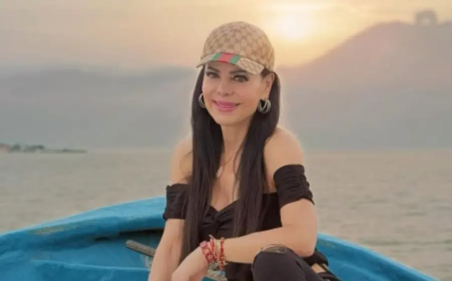 La actriz Maribel Guardia es captada al exterior de la Fiscalía General del Estado de Guerrero, a donde acudió para presentar una denuncia.