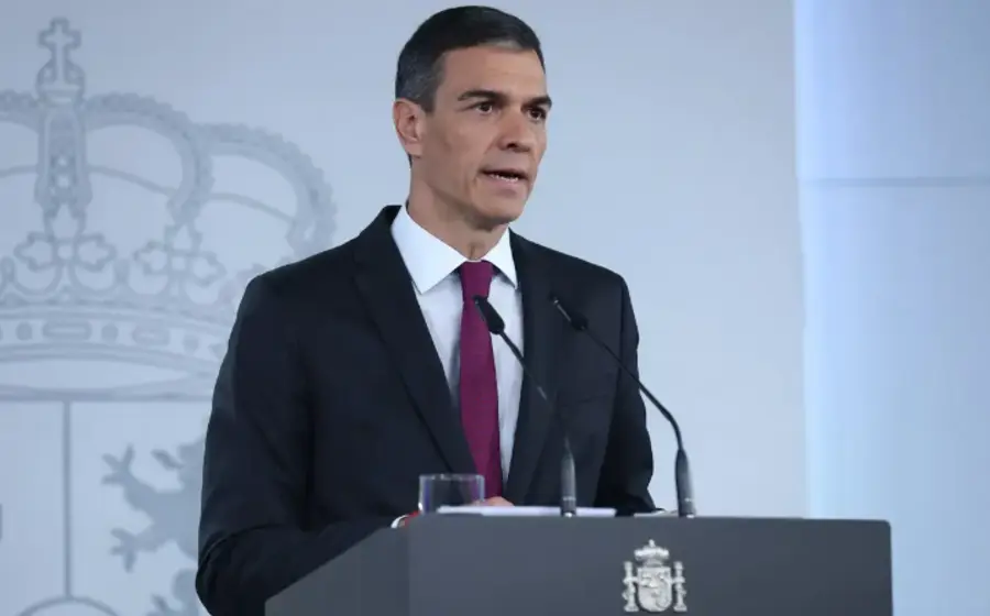 Pedro Sánchez, presidente del gobierno español, en una fotografía de archivo ilustrando la respuesta de España de 'no a la guerra' ante amenazas.