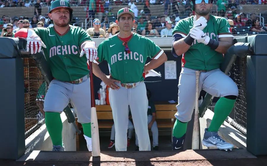 La selección mexicana de béisbol se prepara para competir en el Clásico Mundial, representando al país en el importante torneo internacional.
