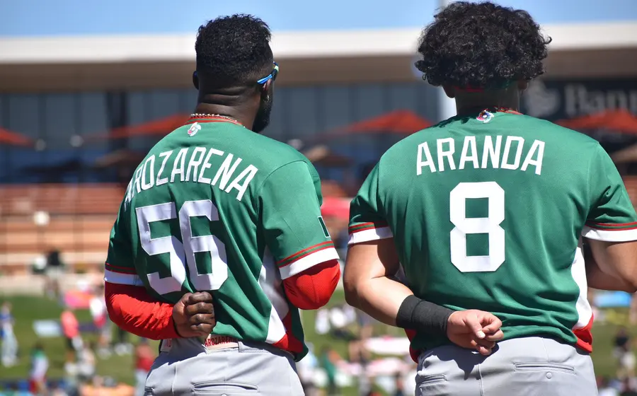 La selección de béisbol de México posa para una foto, lista para su debut en el próximo Clásico Mundial de Béisbol 2026.