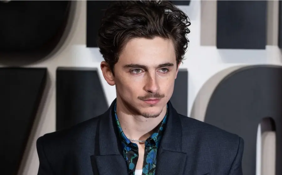 El actor Timothée Chalamet, quien generó discusión con su frase de que a nadie le importan artes como el ballet y la ópera.