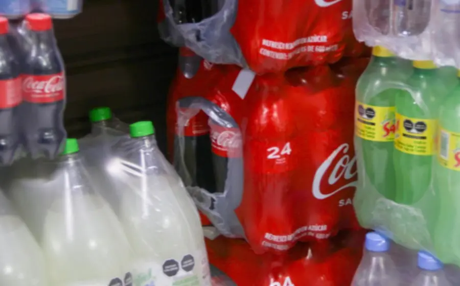 El IEPS a bebidas azucaradas subió hasta 3.8 pesos por litro.