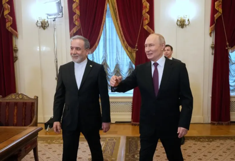El presidente ruso recibió al canciller de Irán, Abbas Araqhchi.