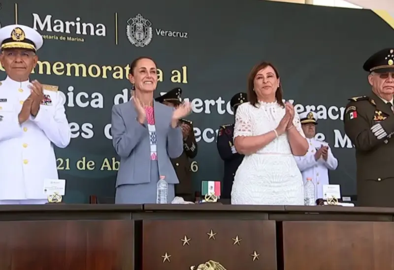 El acto conmemoró el Defensa del Puerto de Veracruz. 