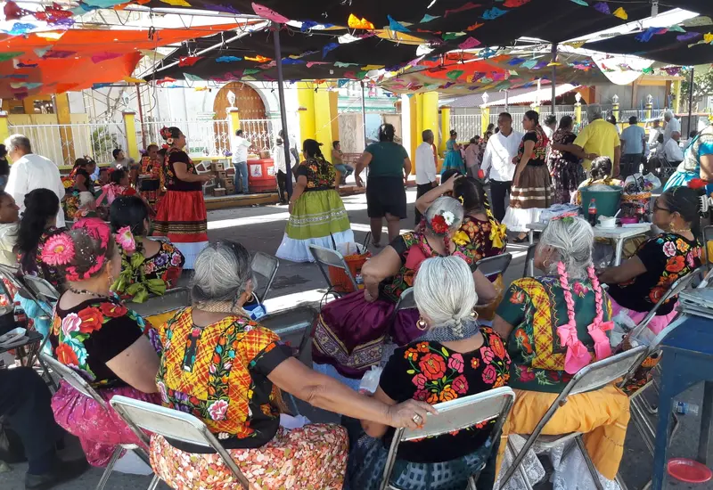 Comunidad zapoteca preserva sus costumbres con histórica celebración.