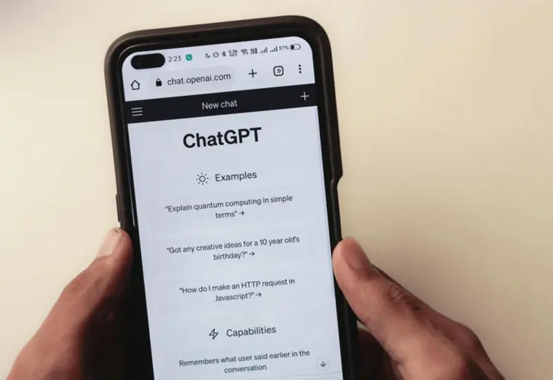  Estudios vinculan el uso intensivo de chatbots con distorsiones cognitivas. Foto: Agencias