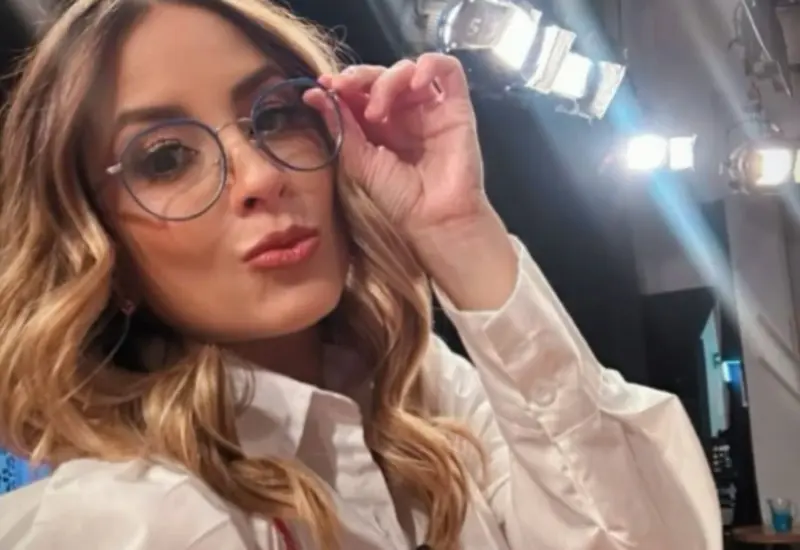 La conductora buscaba resolver una incomodidad física de años.