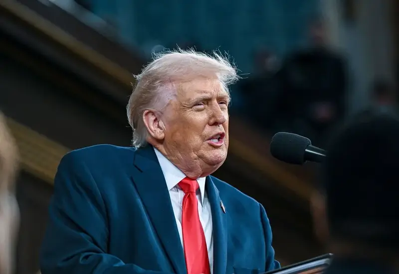 Trump acusa a Irán de usar el estrecho de Ormuz para presionar al mundo.