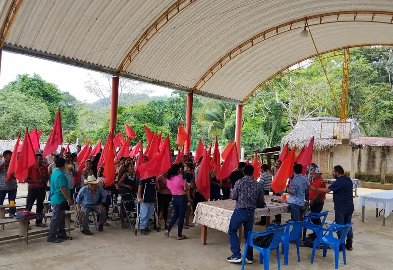 Claman justicia por campesinos asesinados en defensa de la tierra en Oaxaca.