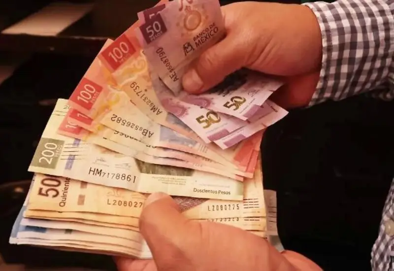 Gobierno aplica nuevos límites a pensiones para frenar sueldos excesivos. 