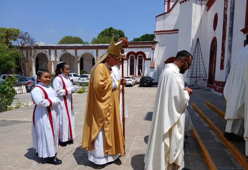 En presencia del obispo y fieles, sacerdotes renovaron su vocación.