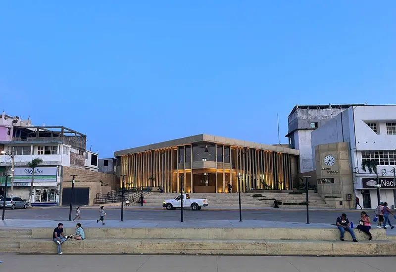 Las autoridades municipales no han explicado los motivos del cese. 