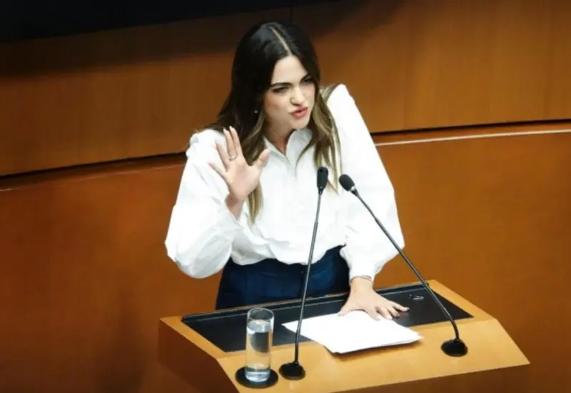 La morenista aspira a la gubernatura de Chihuahua.