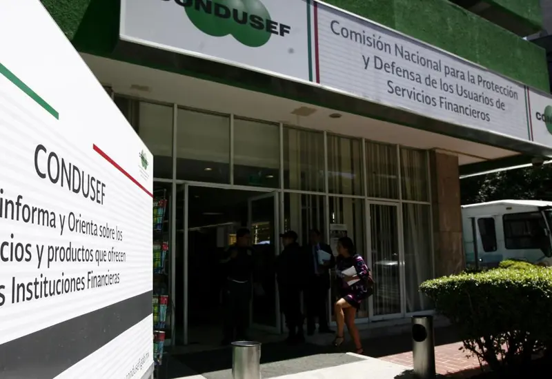 Autoridades advierten sobre fraude de supuestos asesores financieros.
