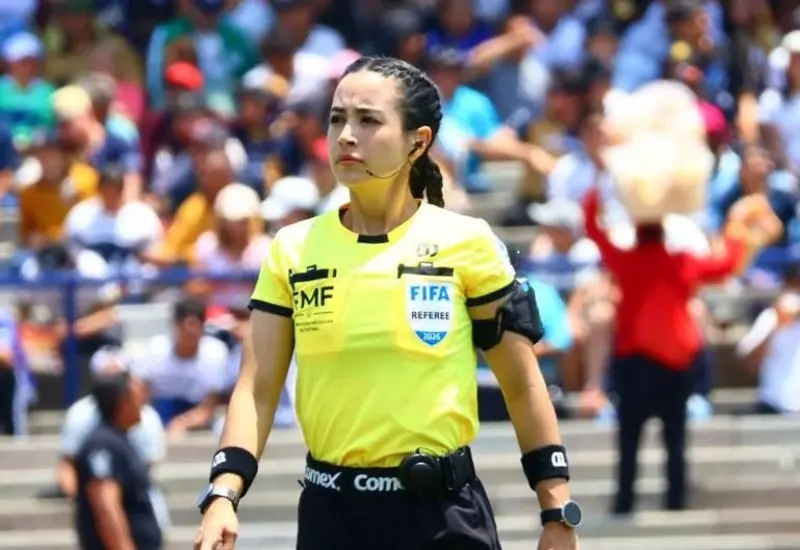 La árbitra mexicana Katia Itzel García en el ojo del huracán