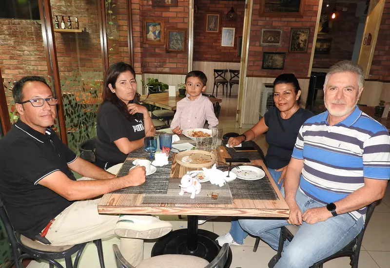 Sergio, Lucero, Yoel, Corabel y Jorge.