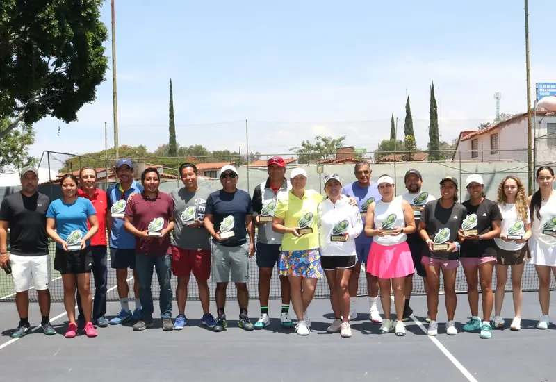 Campeones y finalistas del tradicional torneo de dobles.