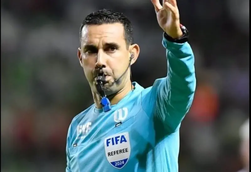 La lista también destaca por incluir nombres de silbantes de gran renombre en el futbol internacional.