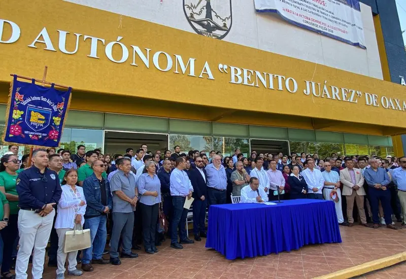 Académicos advierten clima de tensión en la UABJO.