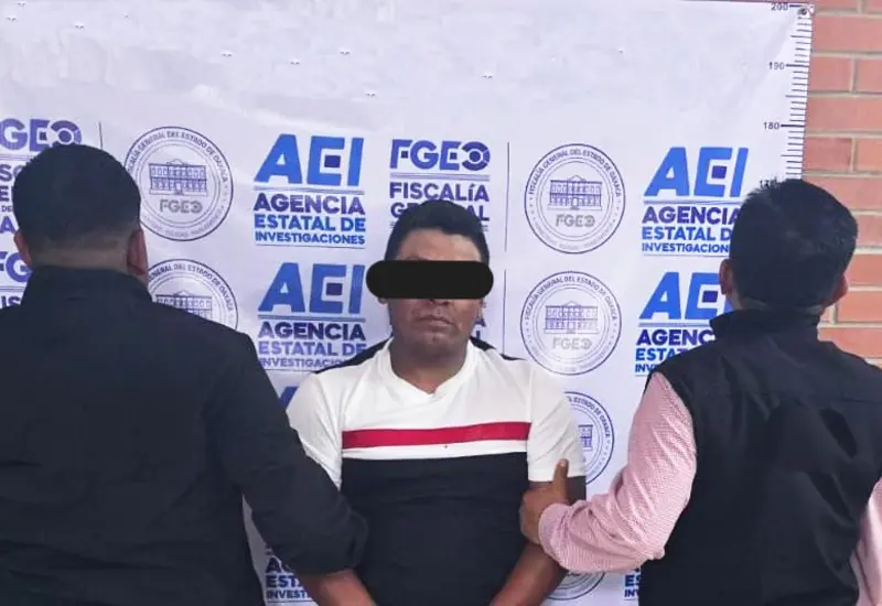El detenido, identificado con las iniciales E.Y.M.C., a disposición del Juez de Control tras ser capturado en Miahuatlán como presunto violador.