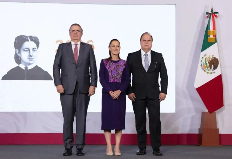 Gobierno federal asegura que la inflación está contenida y mantiene acuerdos para evitar alzas en gasolina y canasta básica, que baja a 910 pesos, beneficiando la economía familiar en México.