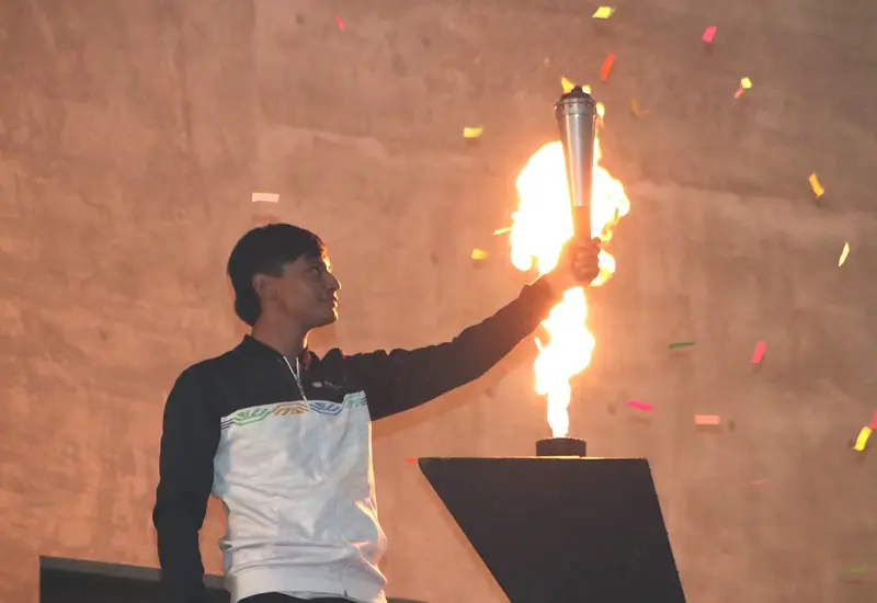 Este lunes se enciende el fuego deportivo. 