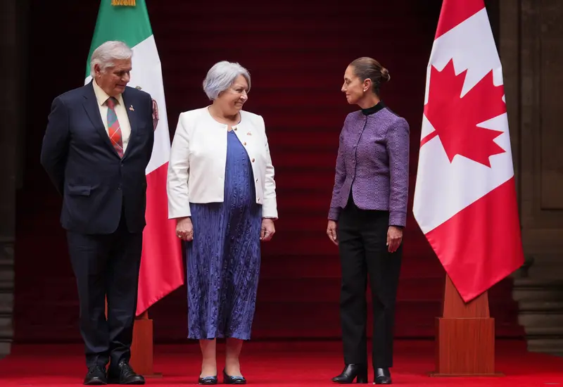 La Presidenta de México, Claudia Sheinbaum, recibe a Mary Simon, gobernadora general de Canadá, durante un encuentro para fortalecer la cooperación bilateral.