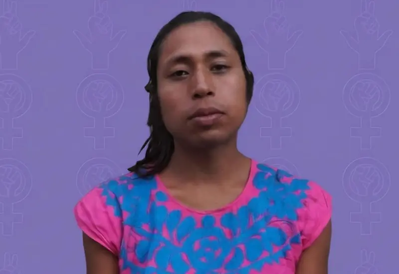 Colectivos y amigos de la activista trans María Mendoza Lucas se manifiestan para exigir su pronta localización en la ciudad.