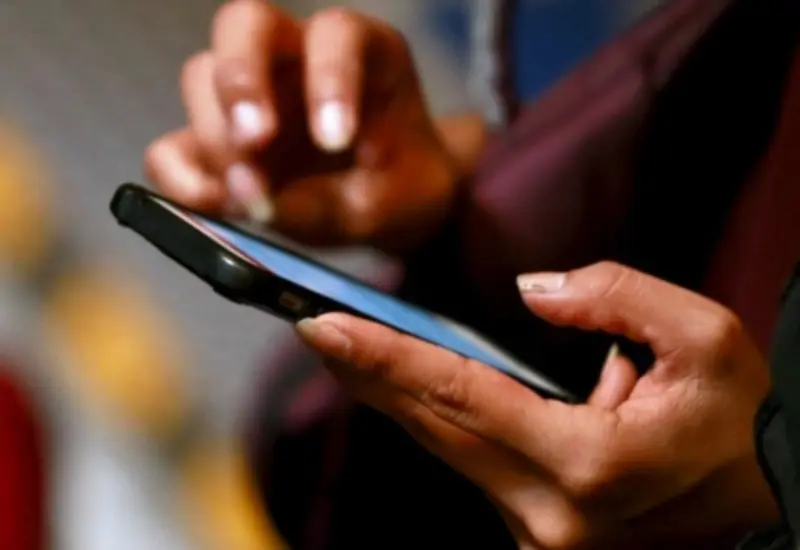 La iniciativa busca el registro obligatorio de teléfonos celulares para eliminar el anonimato y prevenir el delito de extorsión en México.