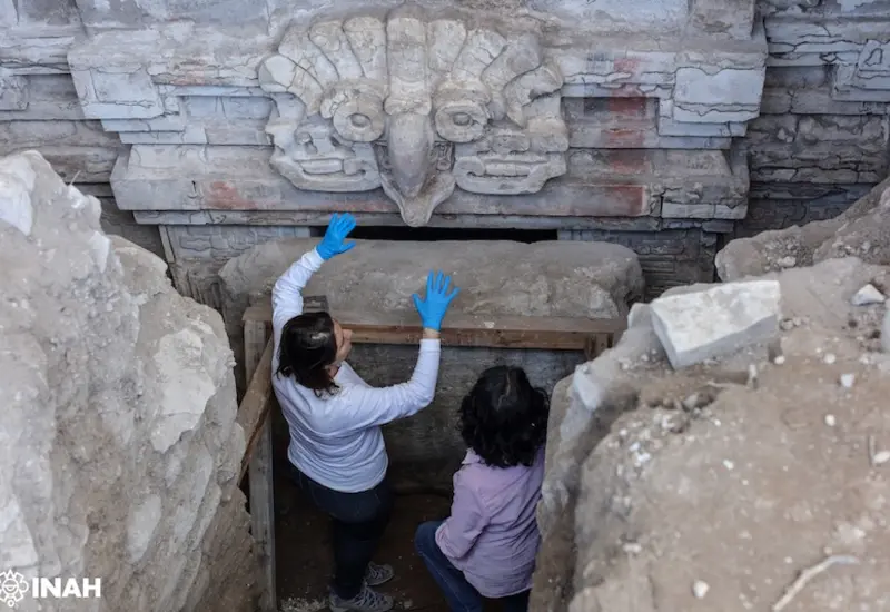 Un equipo interdisciplinario del Centro INAH Oaxaca realiza labores de conservación e investigación en el sitio del hallazgo histórico de la tumba zapoteca.