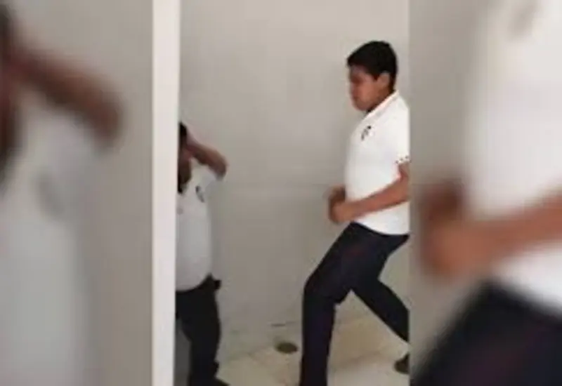 Fachada del CBTis 25 en Salina Cruz, Oaxaca, plantel investigado por un presunto caso de discriminación en contra de un estudiante.