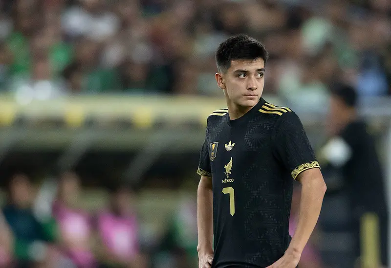 El futbolista Gilberto Mora, quien causó baja de la Selección Mexicana y no jugará los partidos amistosos de enero.