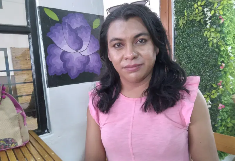 Una escena de la obra de teatro 'Violeta', escrita por Alex Orozco, con la que el Grupo Dixhaza recorrerá escenarios nacionales.