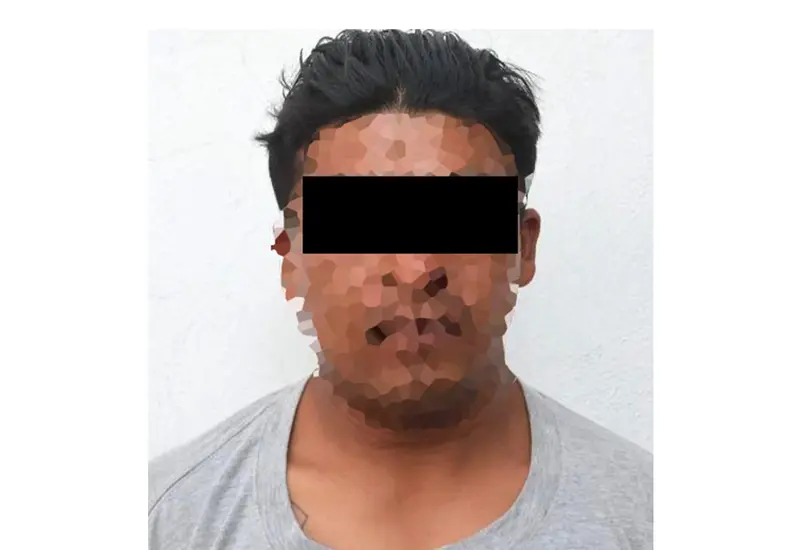 Un hombre, presunto responsable de robar un celular, es detenido por las autoridades y puesto a disposición de la justicia.