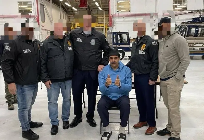 Fotografía de Nicolás Maduro a su llegada a Nueva York como prisionero para ser recluido en una prisión federal de la ciudad.