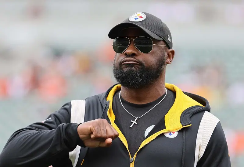 El entrenador de la NFL, Mike Tomlin, en Pittsburgh, cuya era al frente del equipo culmina tras 19 exitosas temporadas ganadoras.